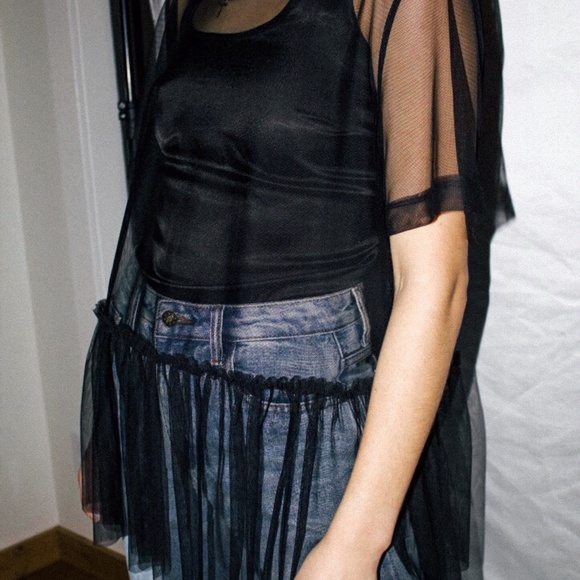 *SOLD* H&M Sheer Top - Picture 4 of 7